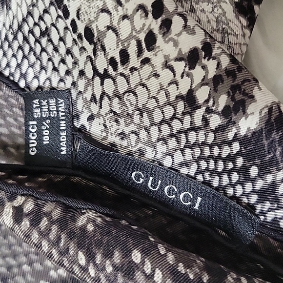 GUCCI 100% Silk Python Print SCARF - Picture 4 of 5